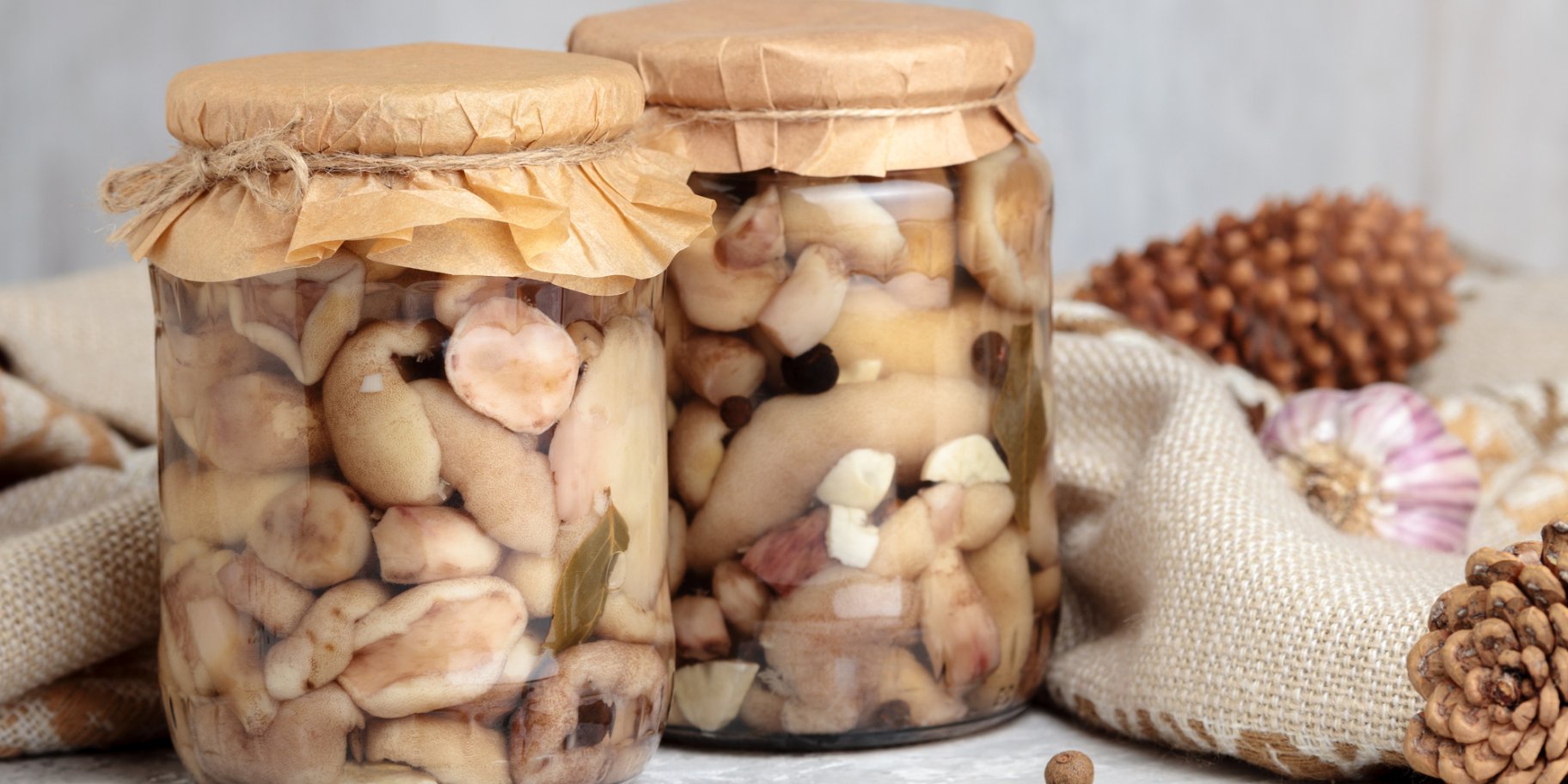 Мариновані маслюки із часником