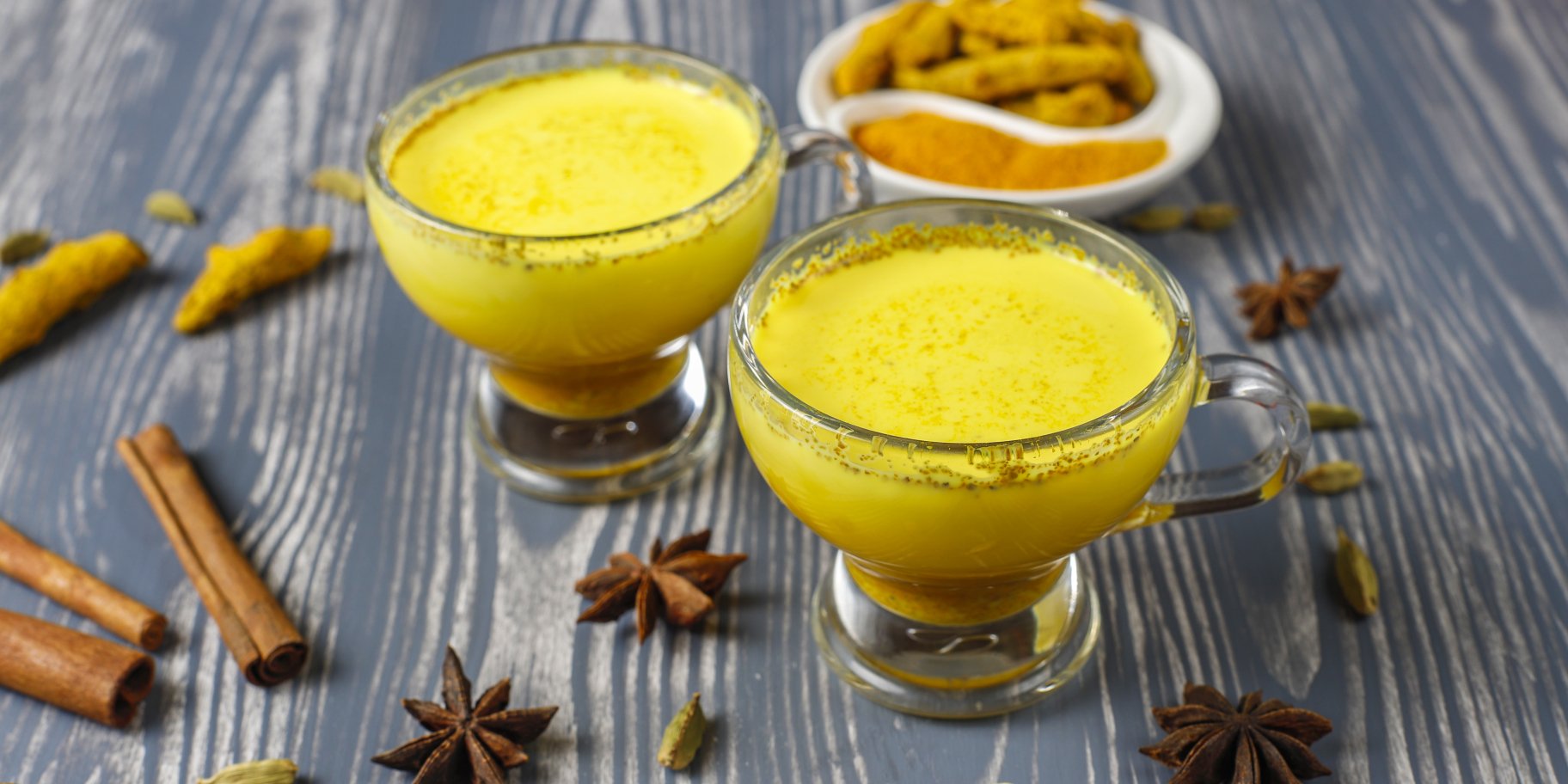 Золотий чай з куркумою