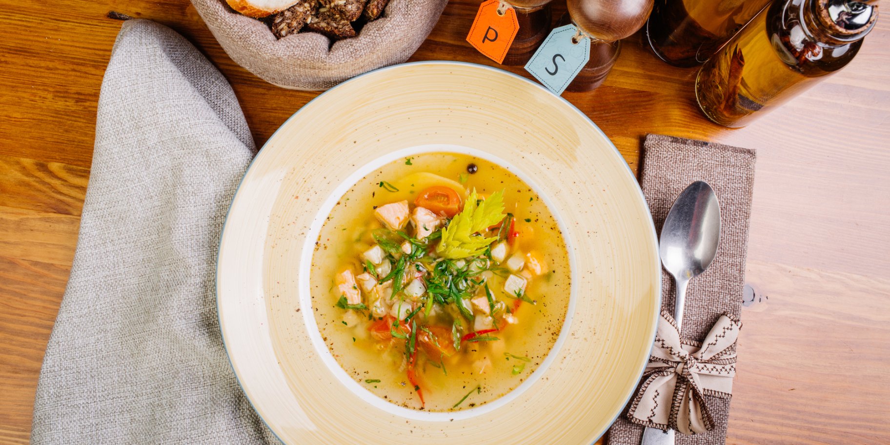 Уха з річкової риби та овочів