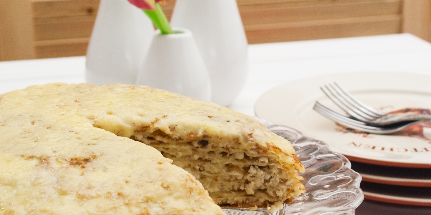 Пирог из блинов с мясом и рисом