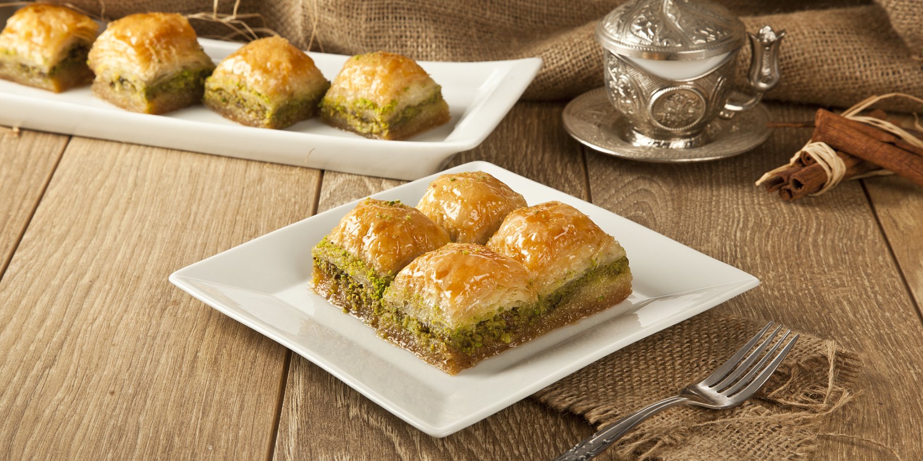 Пахлава з фісташками