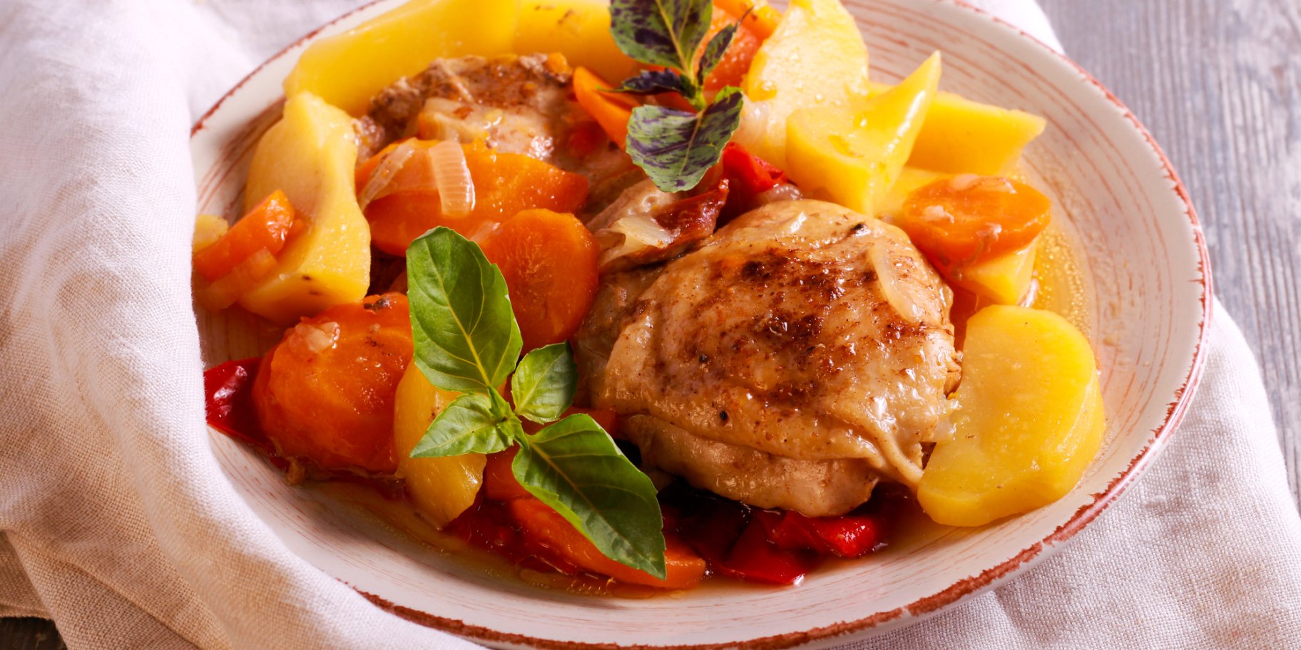 Рагу з овочами та куркою