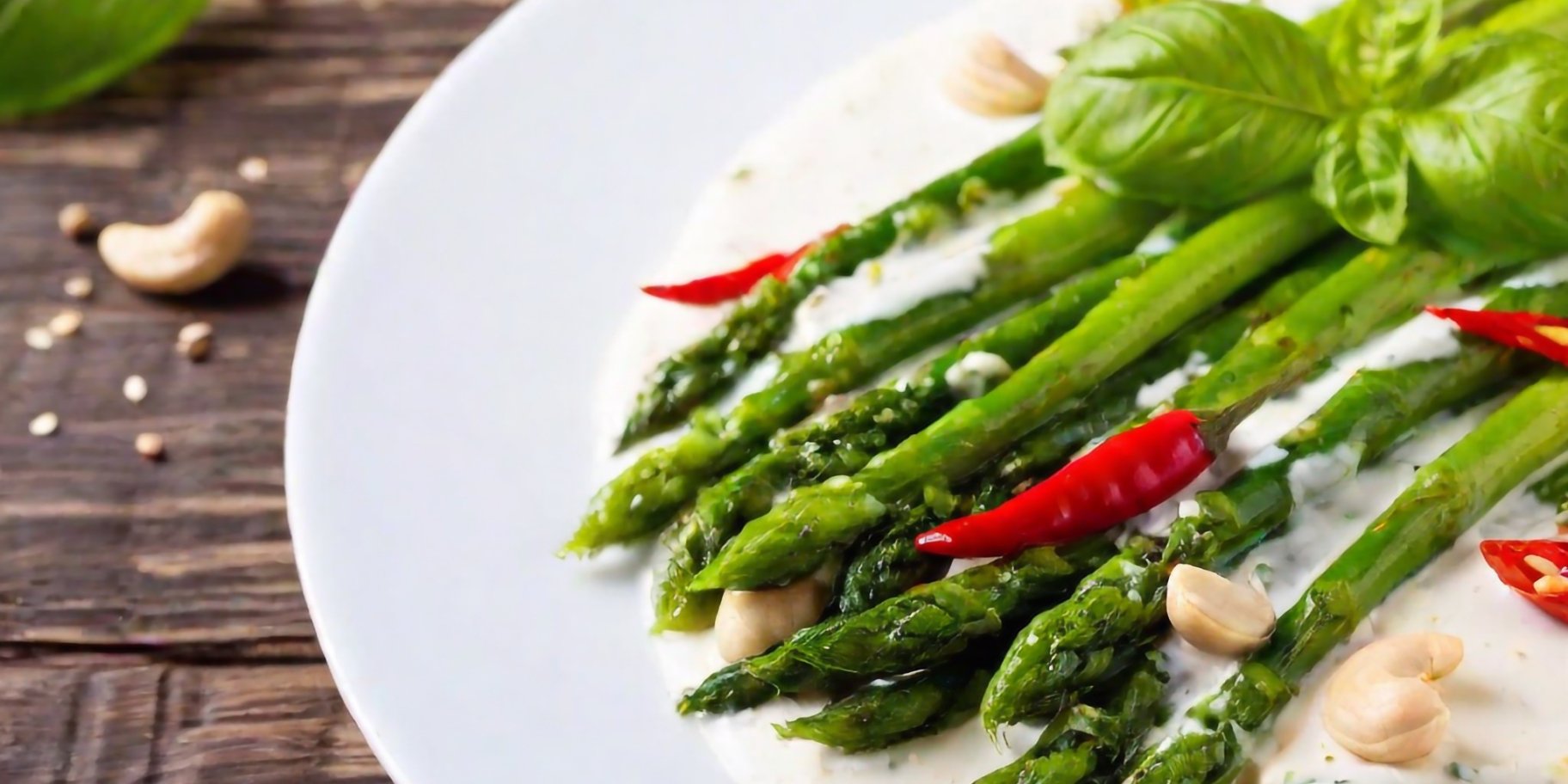 Спаржа з вершковим соусом