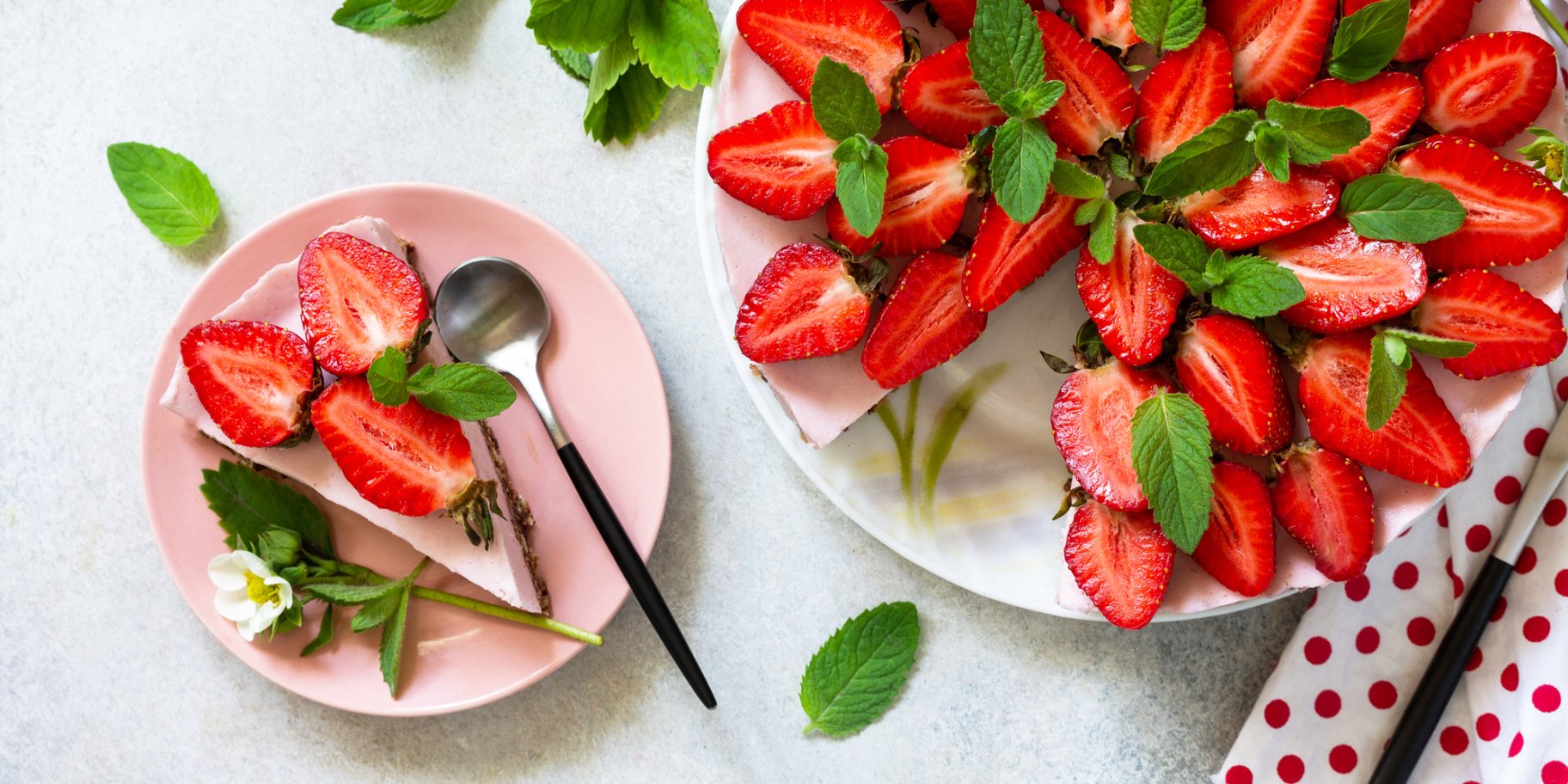 Торт з полуницею