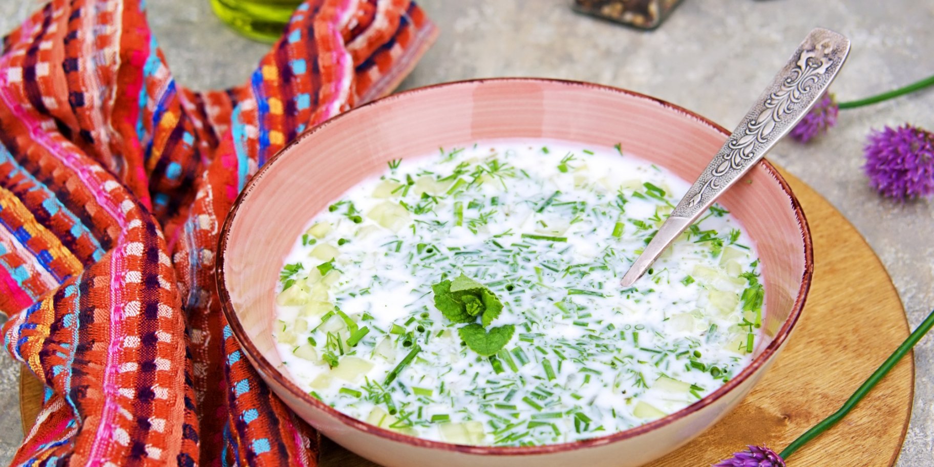 Окрошка с копченой курятиной – рецепт