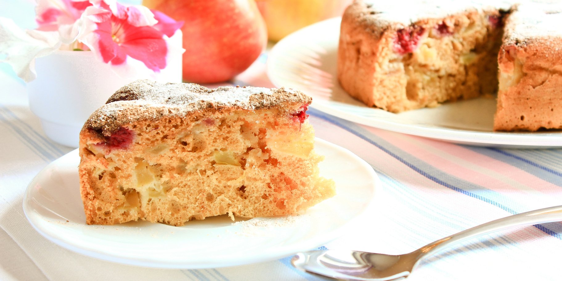 Йогуртовий пиріг з яблуками