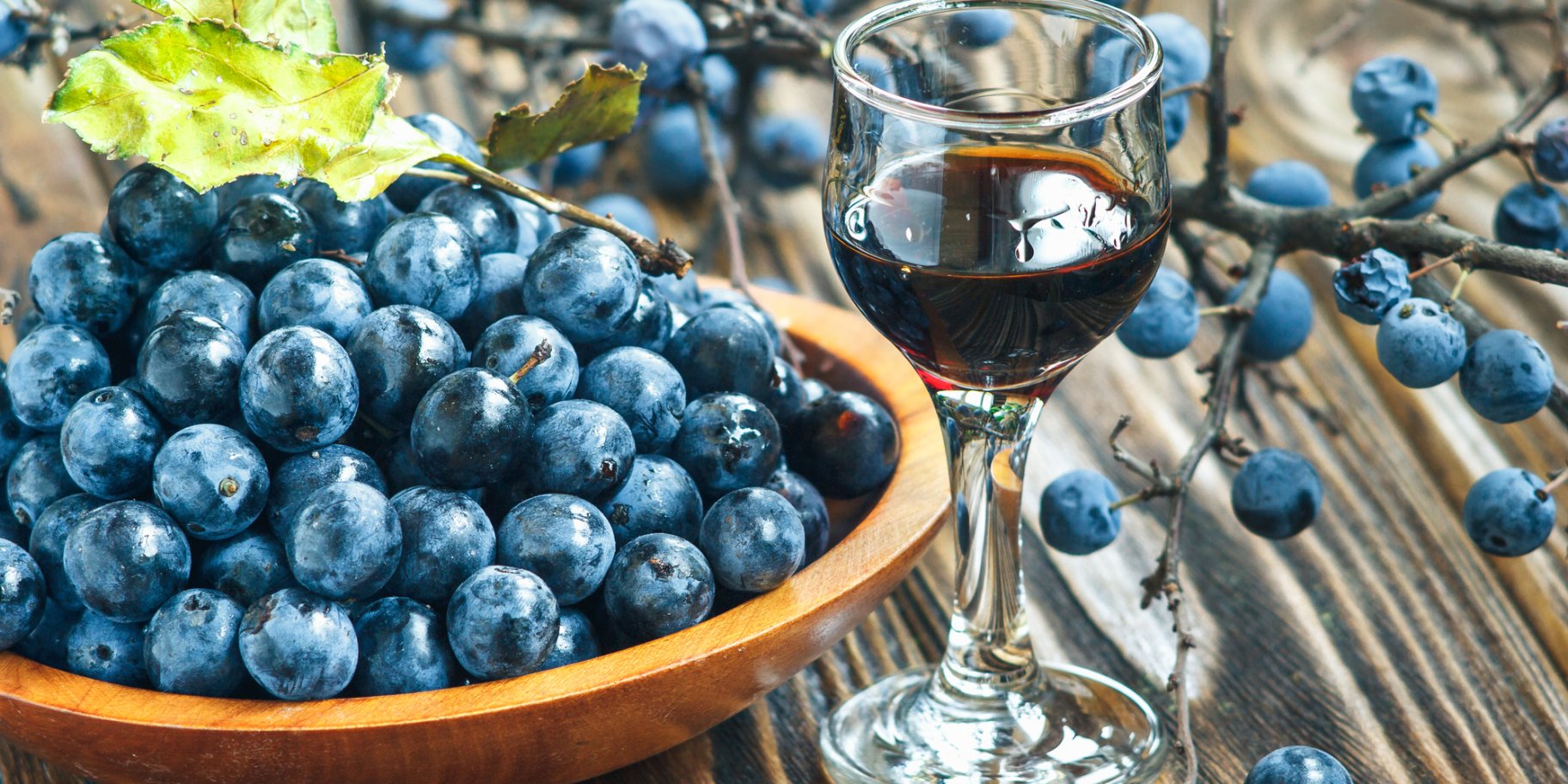 Домашня тернова наливка