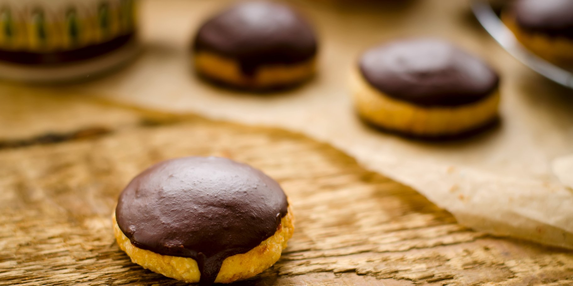 Печиво в шоколадній глазурі