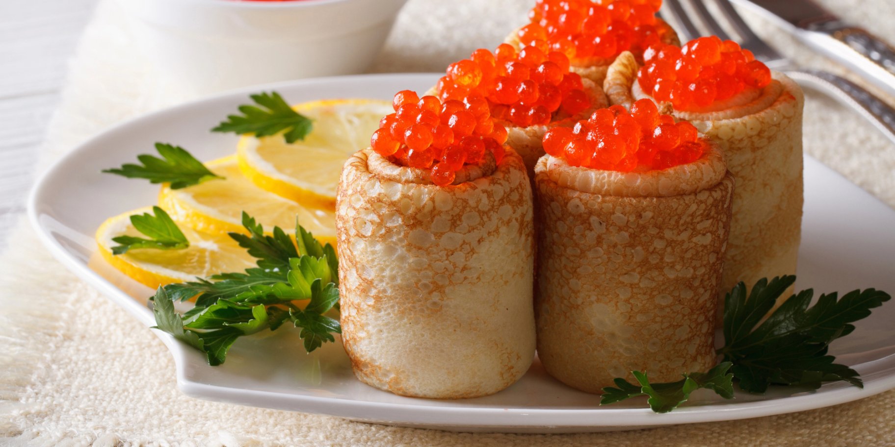 Млинці з ікрою