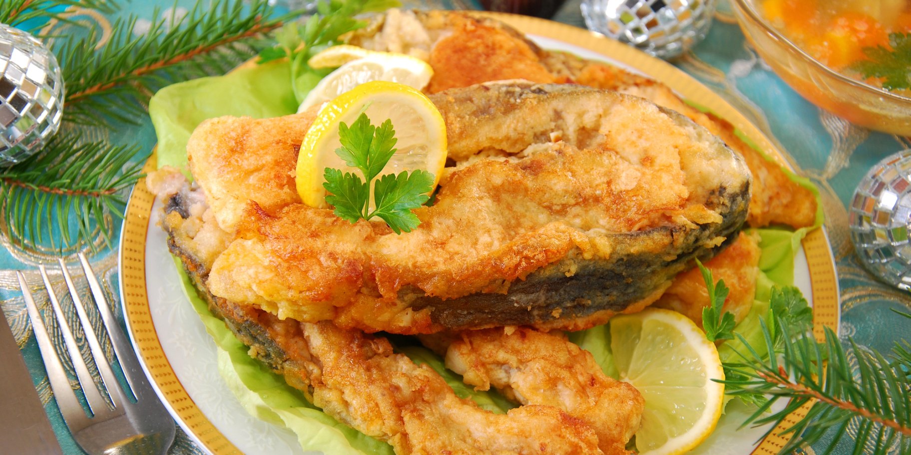 Стейк з коропа з сиром