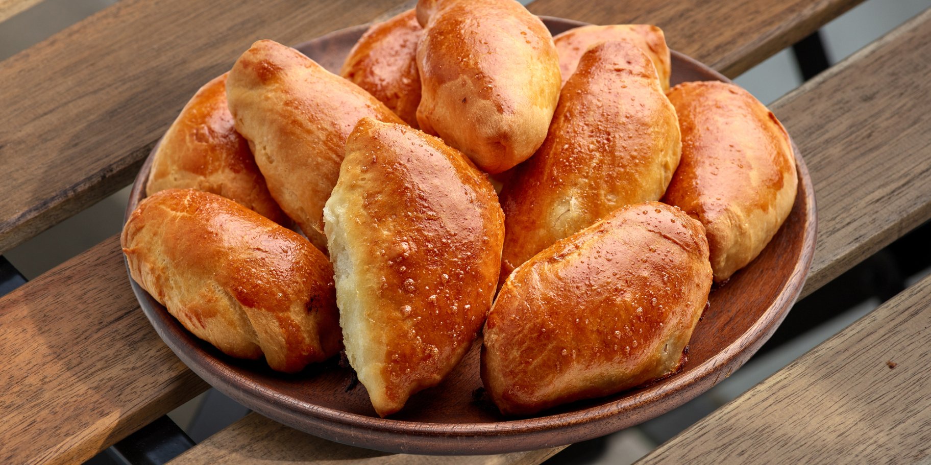 Как приготовить пирожки с рисом и яйцом.