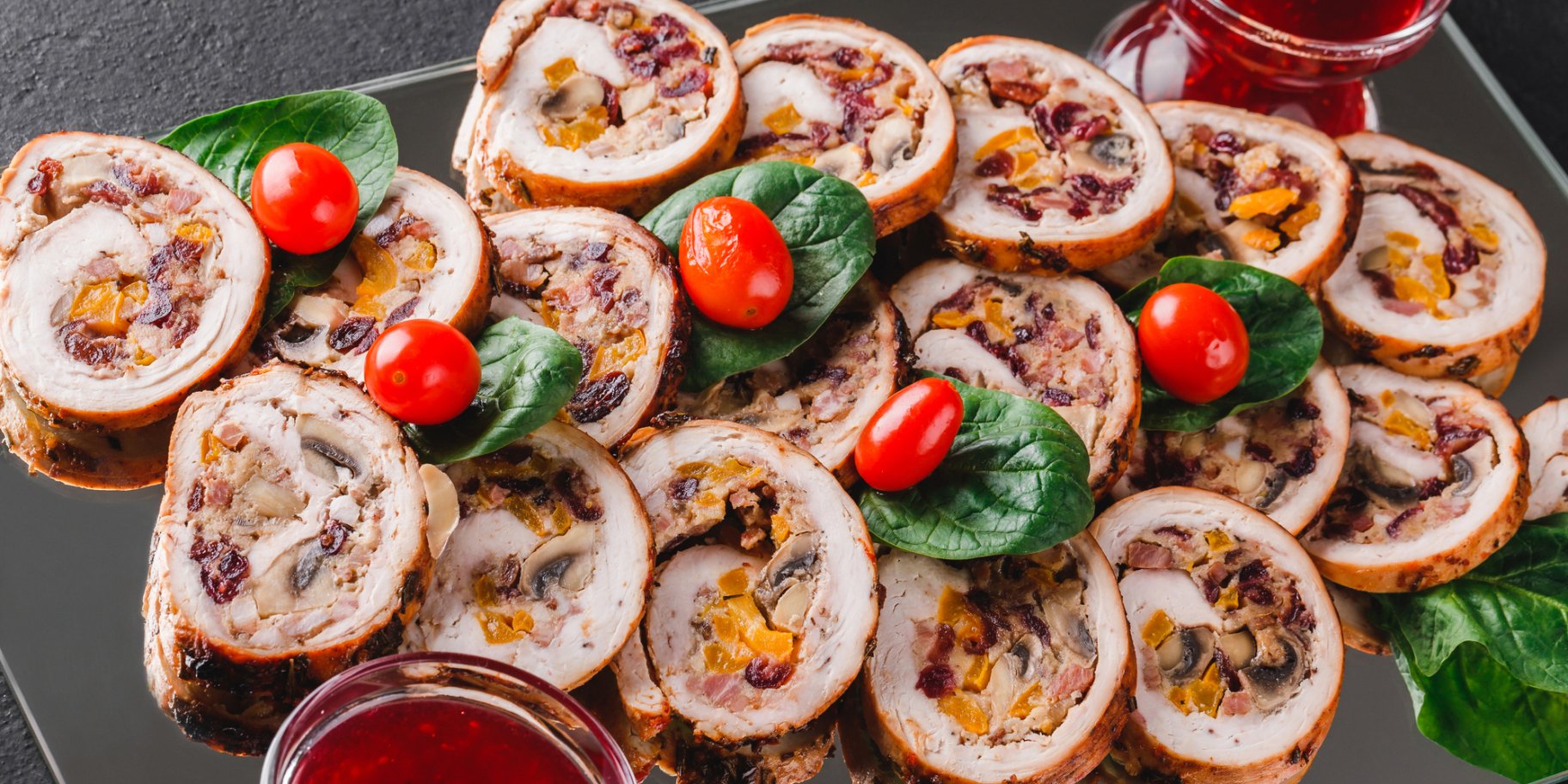 Рулет з курки з грибами