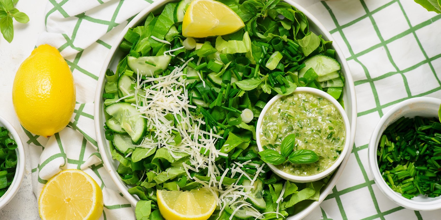 Зелений салат з кремовою заправкою