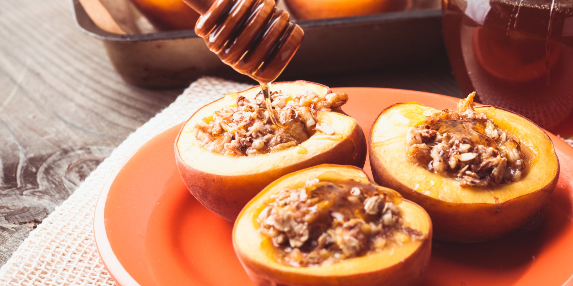 Персики з вівсянкою