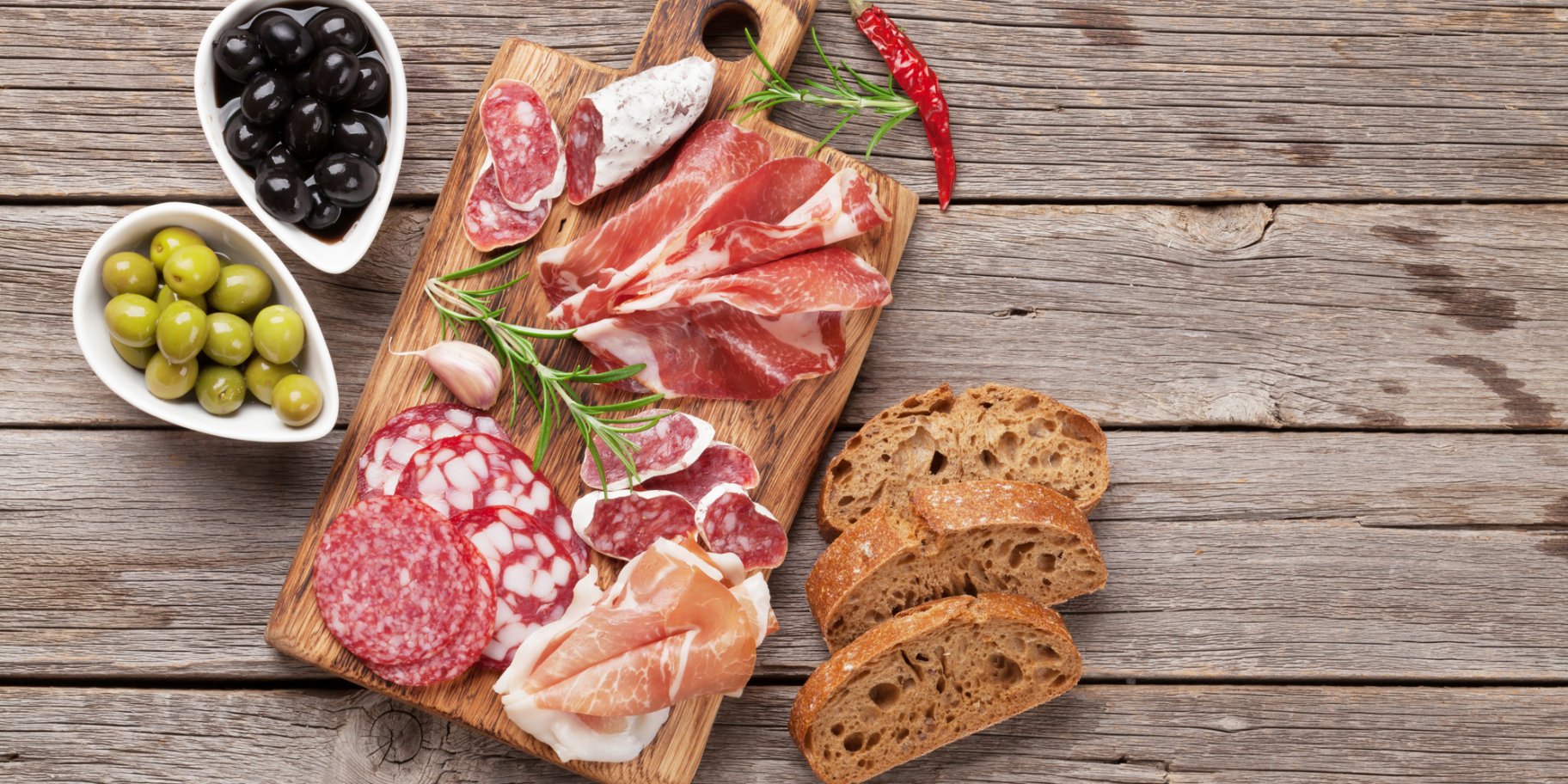 Нарізка м'ясних делікатесів