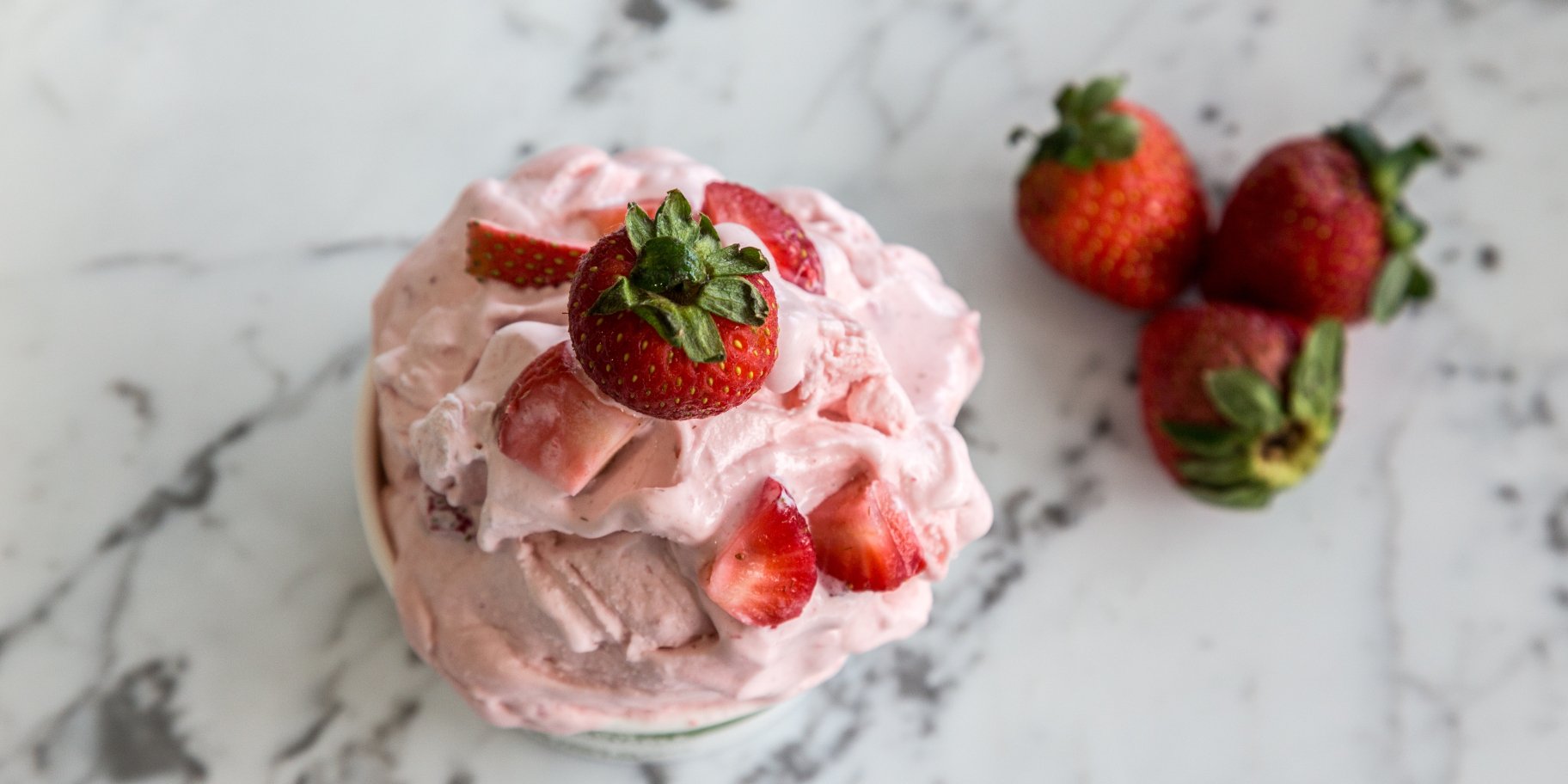 Полуничне морозиво