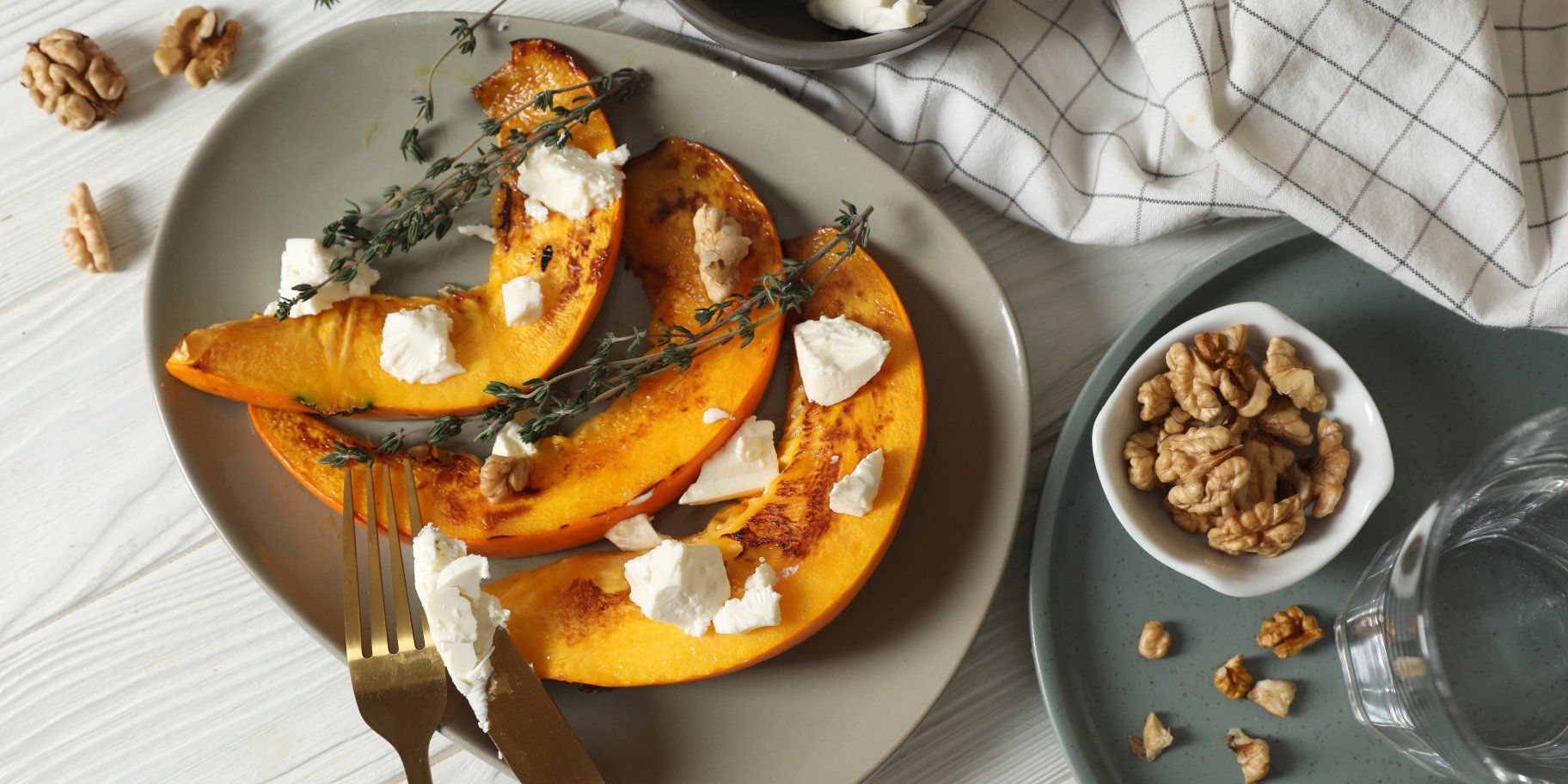 Гарбуз запечений з камамбером та горіхами