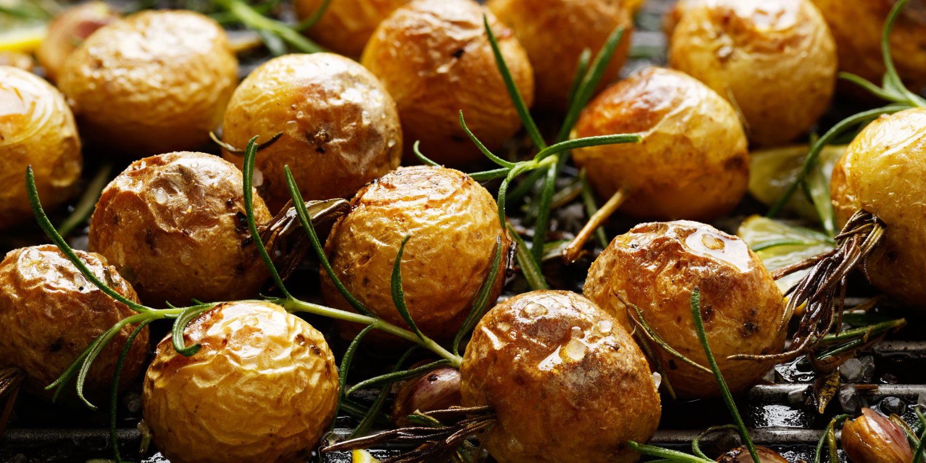 Запечена картопля на шампурах