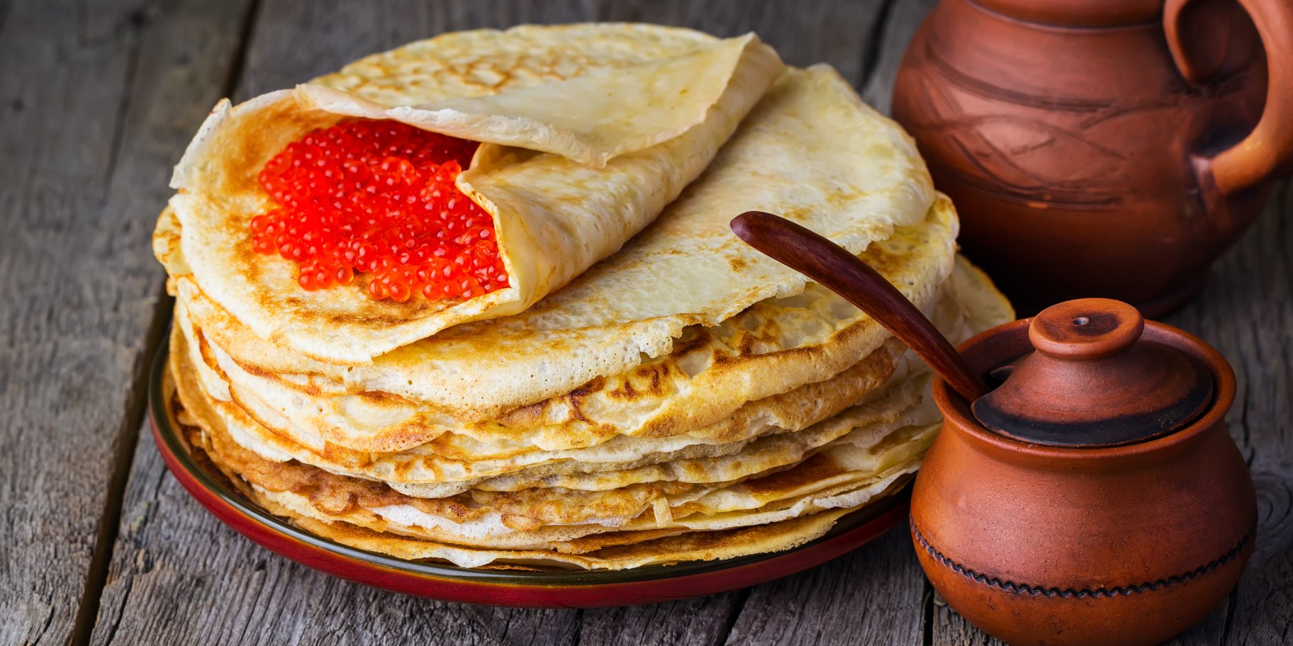 млинці з ікрою