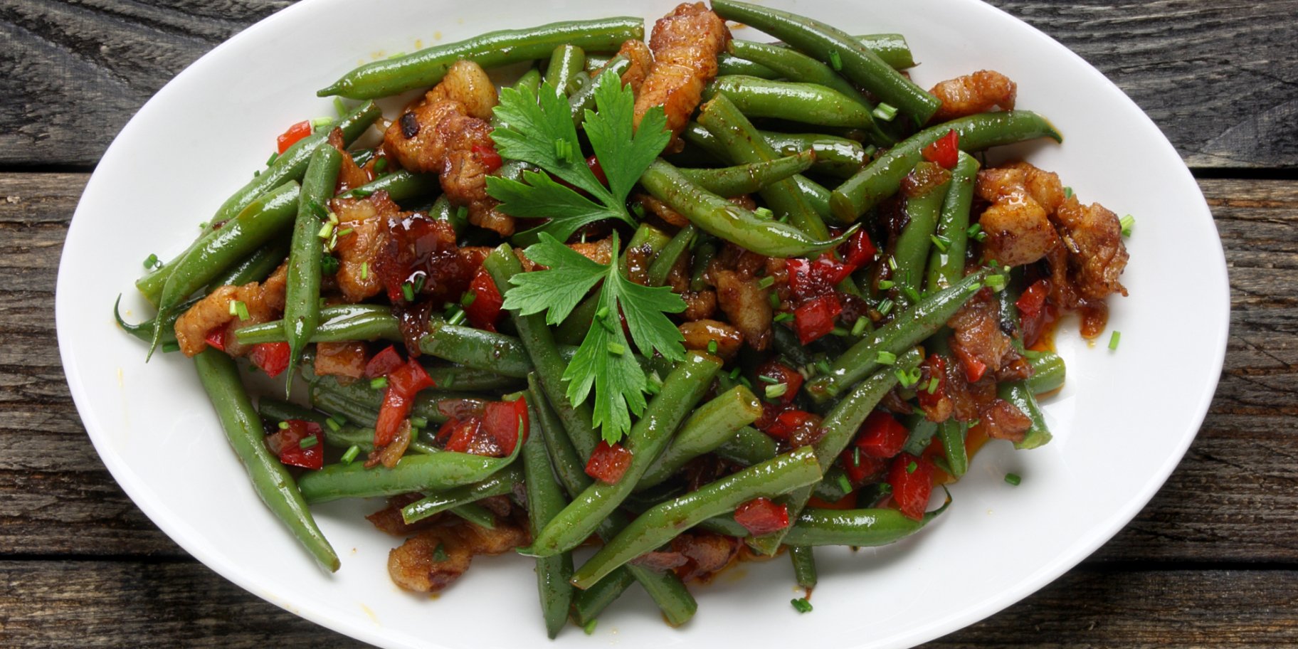 Свинина зі стручковою квасолею