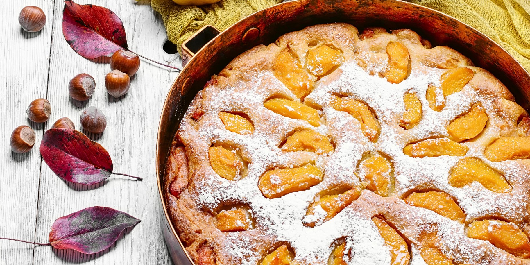 Перевернутий пиріг з айвою