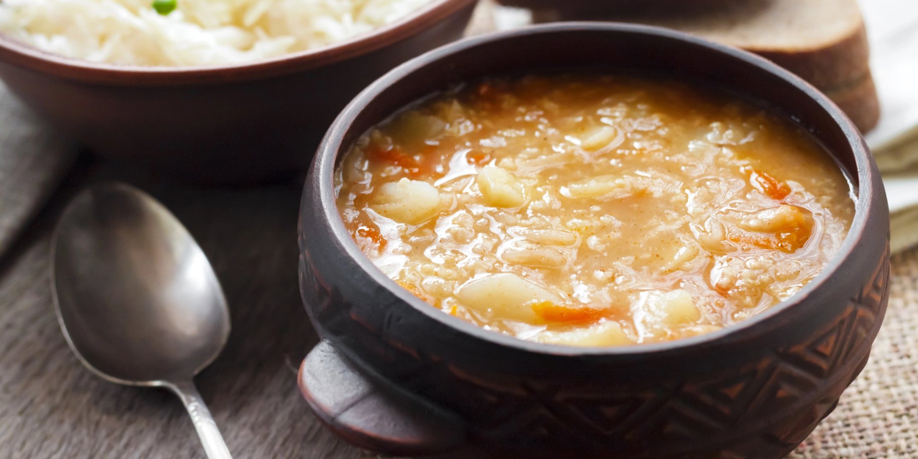 Капусняк зі свининою і грибами