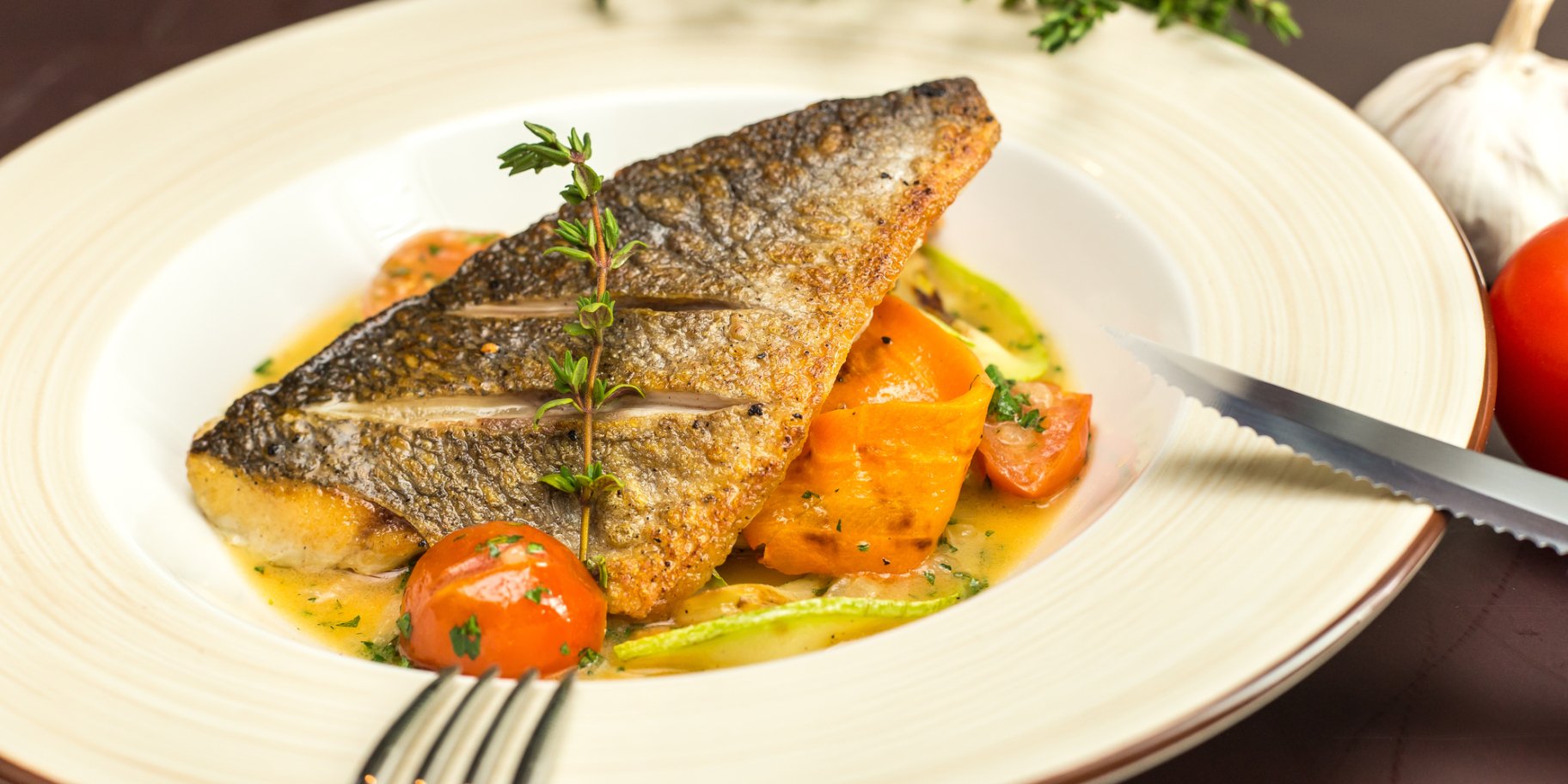 Дорадо з овочами у сметані