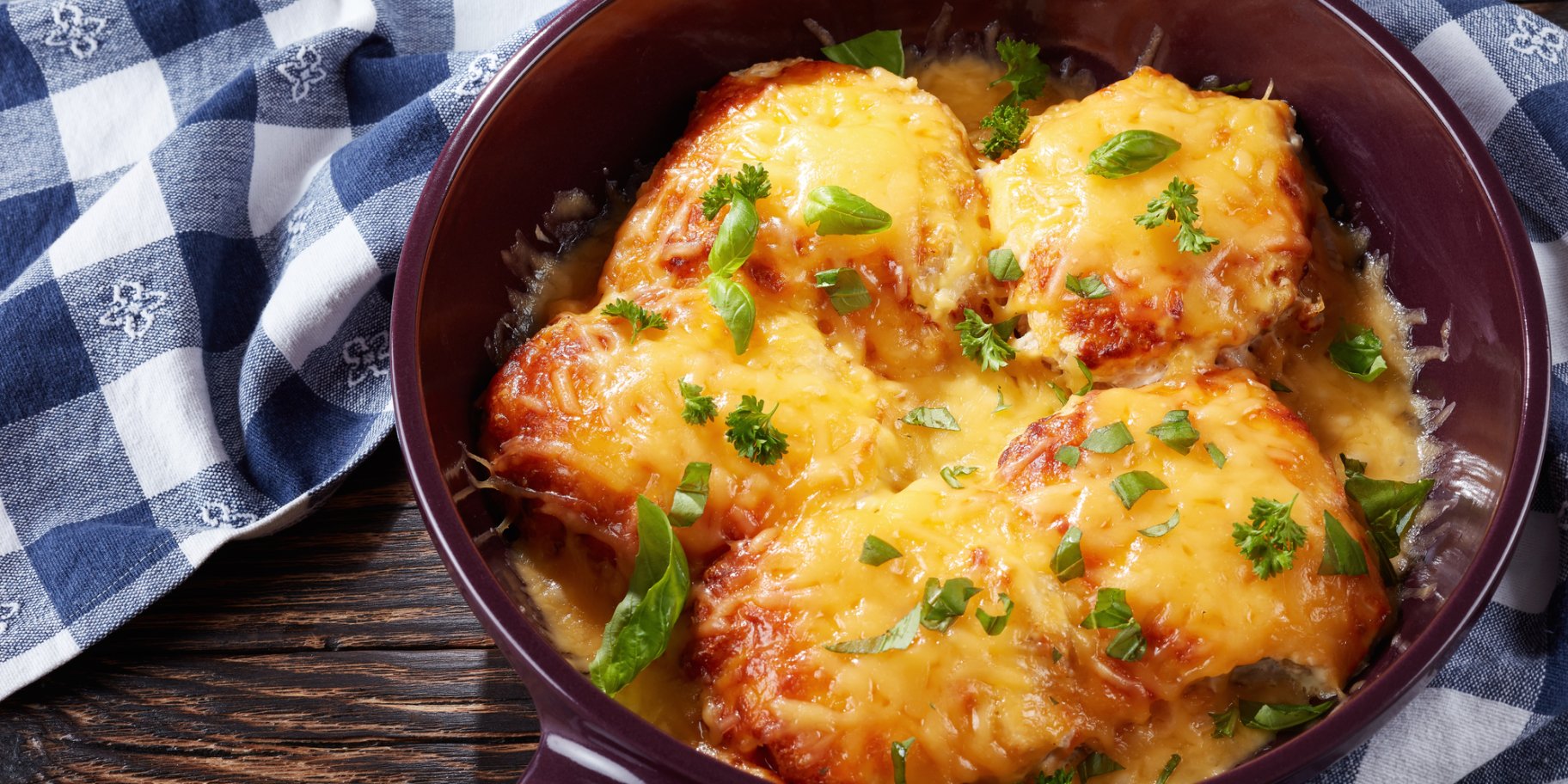 Запечена свинина з сиром та грибами