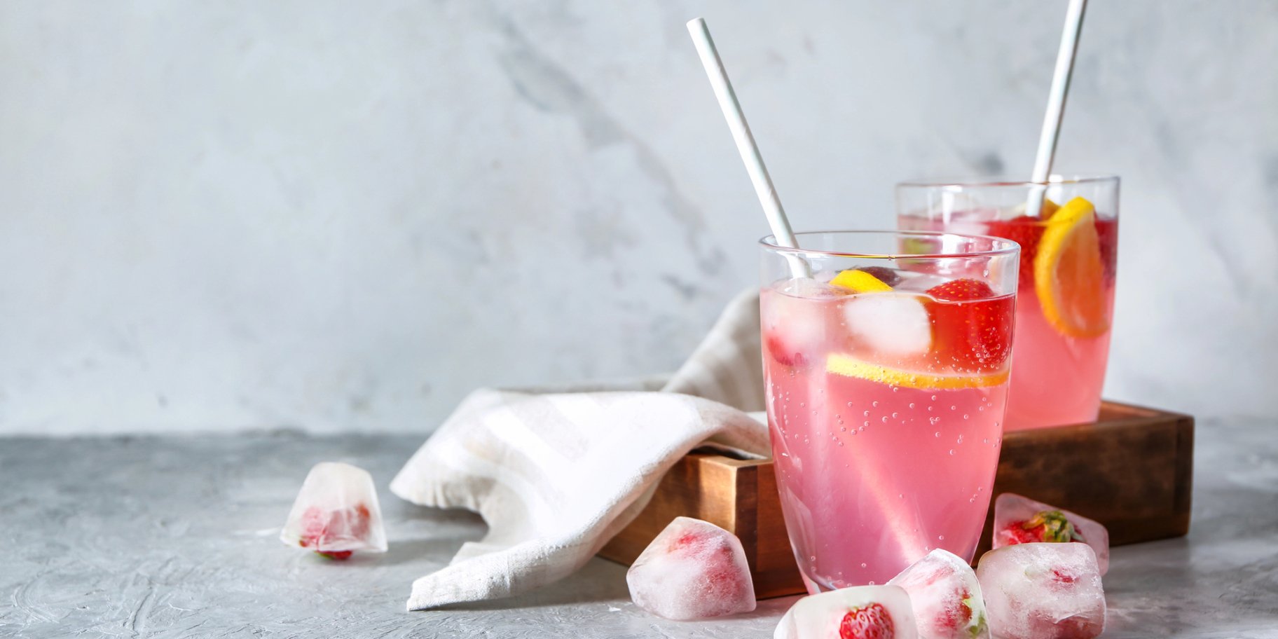 Полуничний секанджабін з імбирем і чебрецем