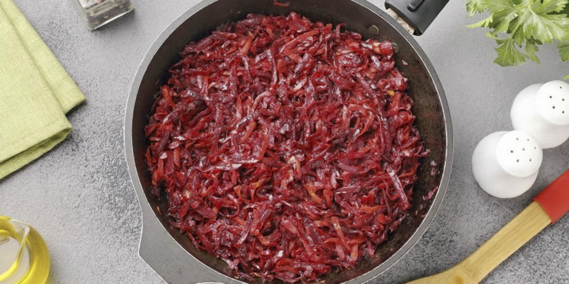 Карамелізована червона цибуля