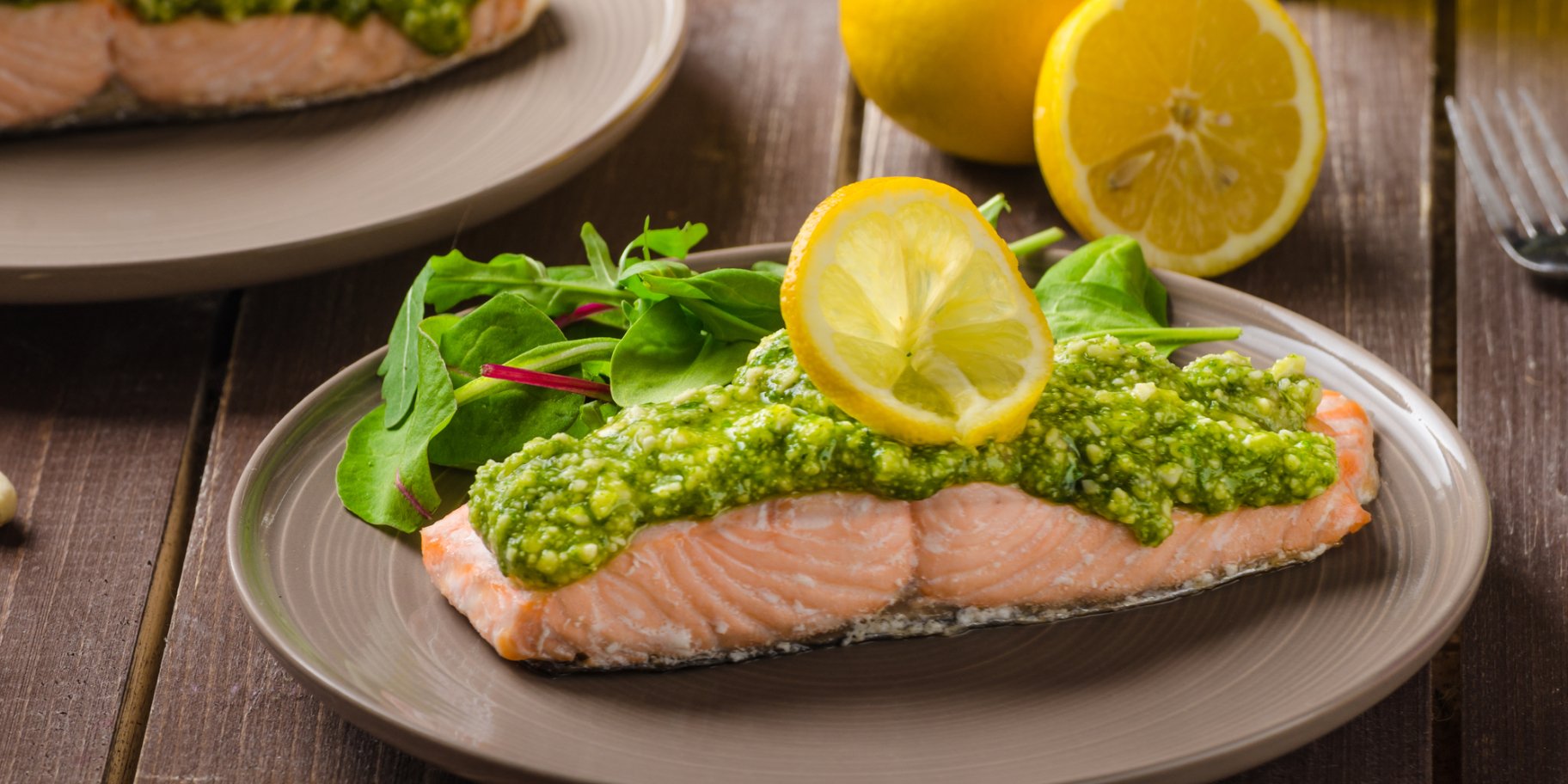 Лосось на паре с песто