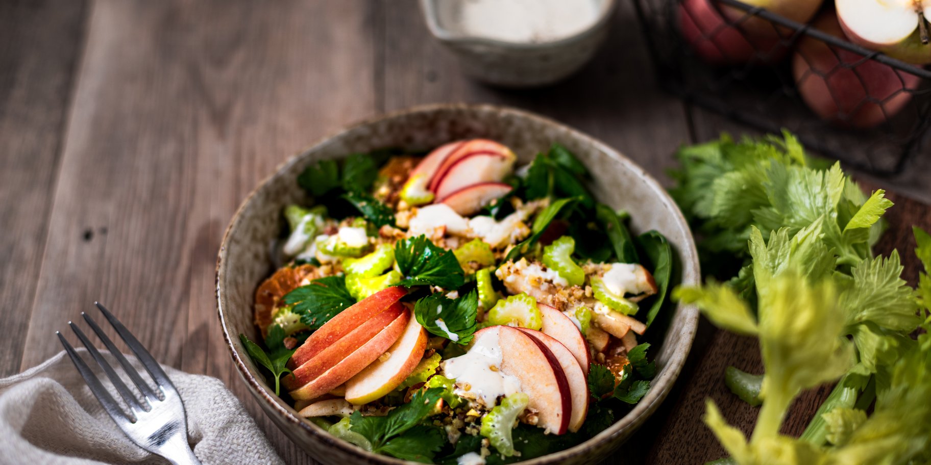 Салат з яблуками