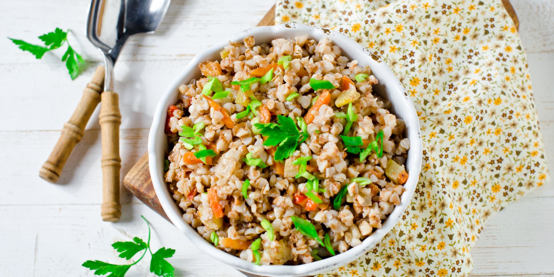 Салат з гречки з овочами