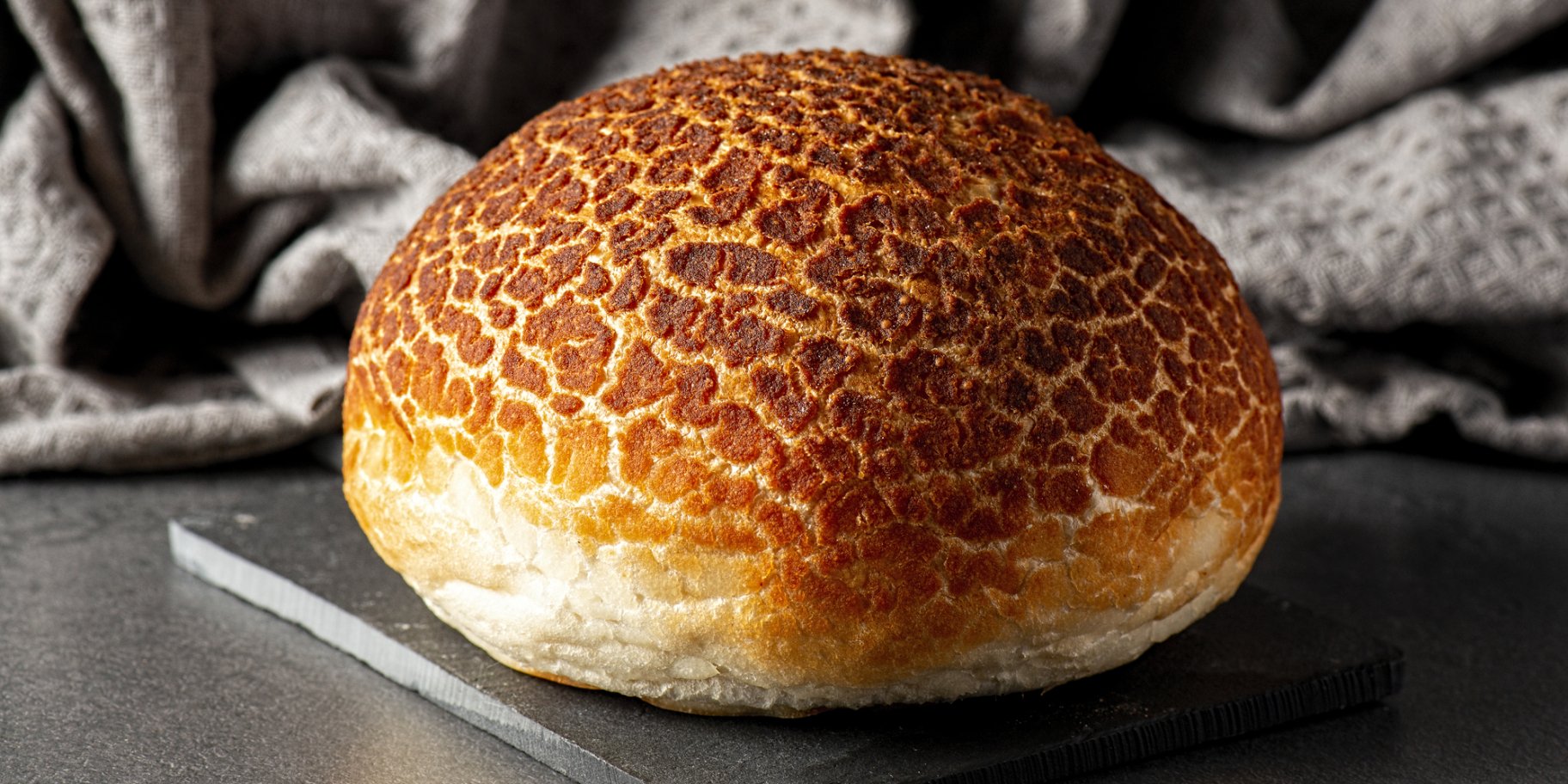 Тигровый хлеб с трещинками