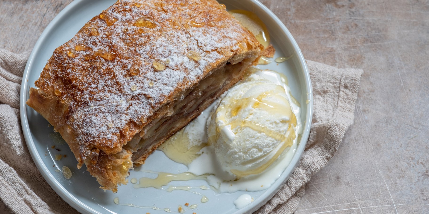 Штрудель з виноградом