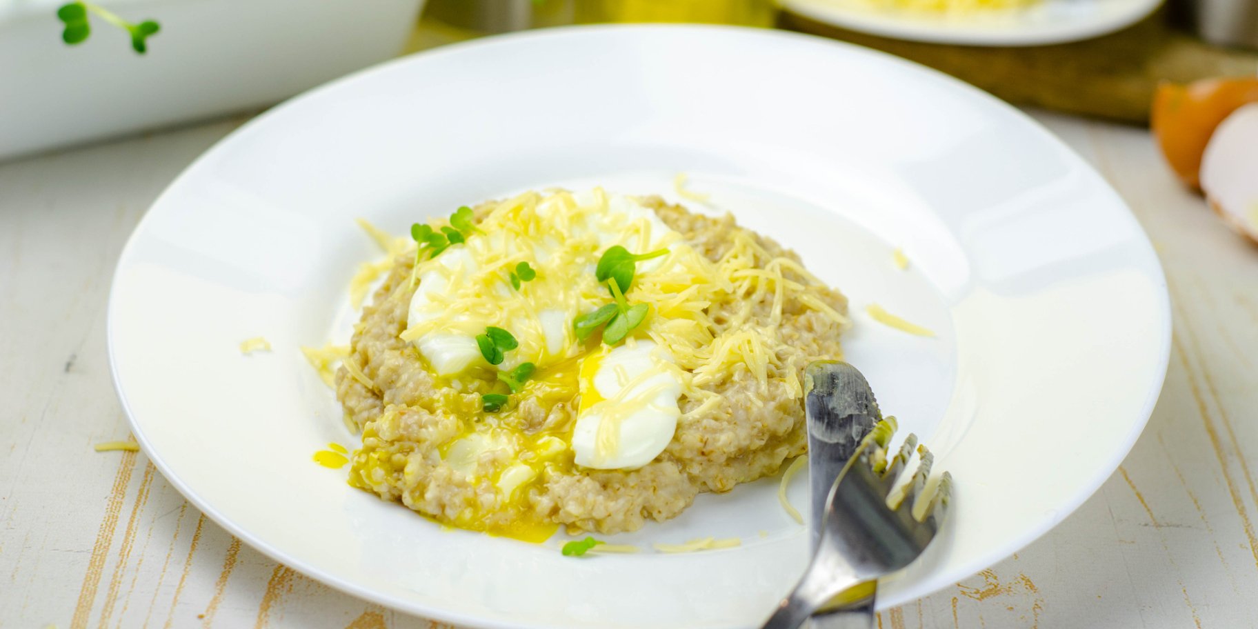 Солона вівсянка з яйцем