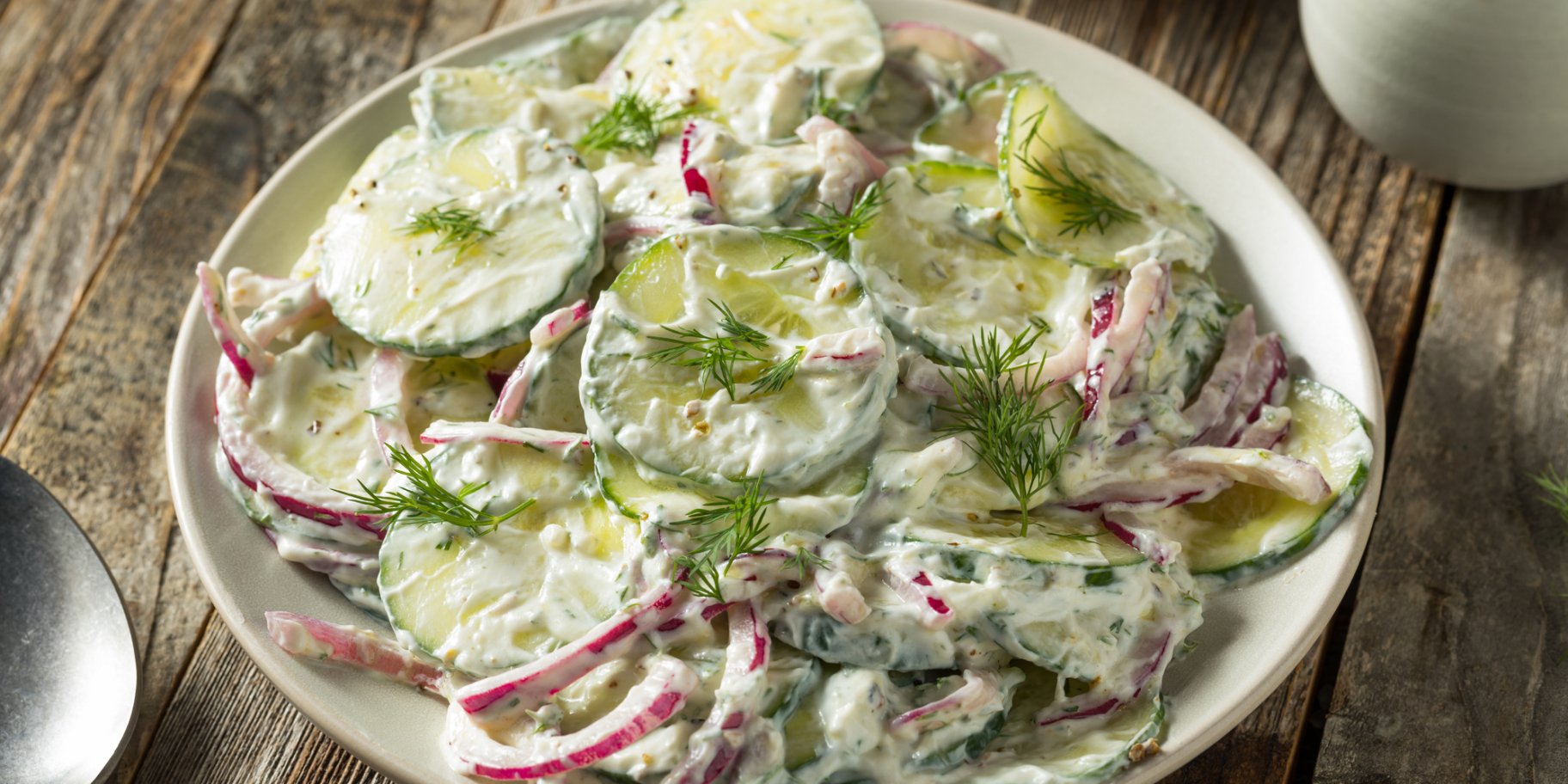 Салат з огірками