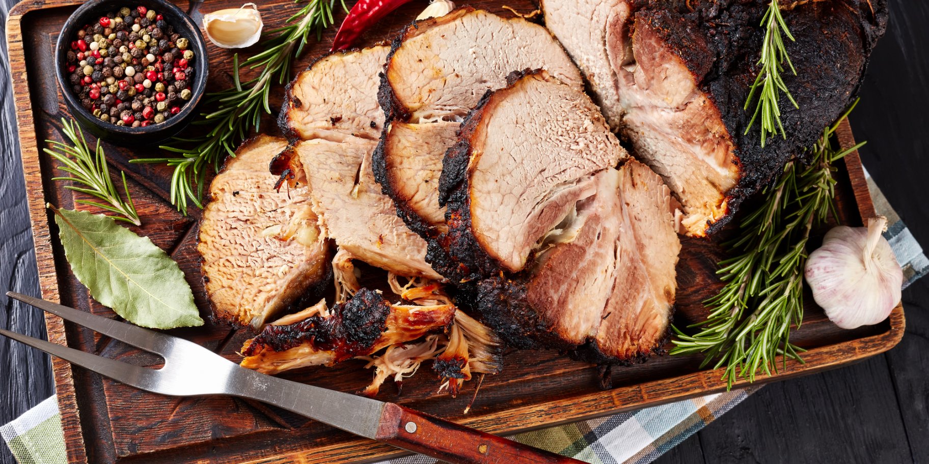 Свинячий окіст, шпигований салом