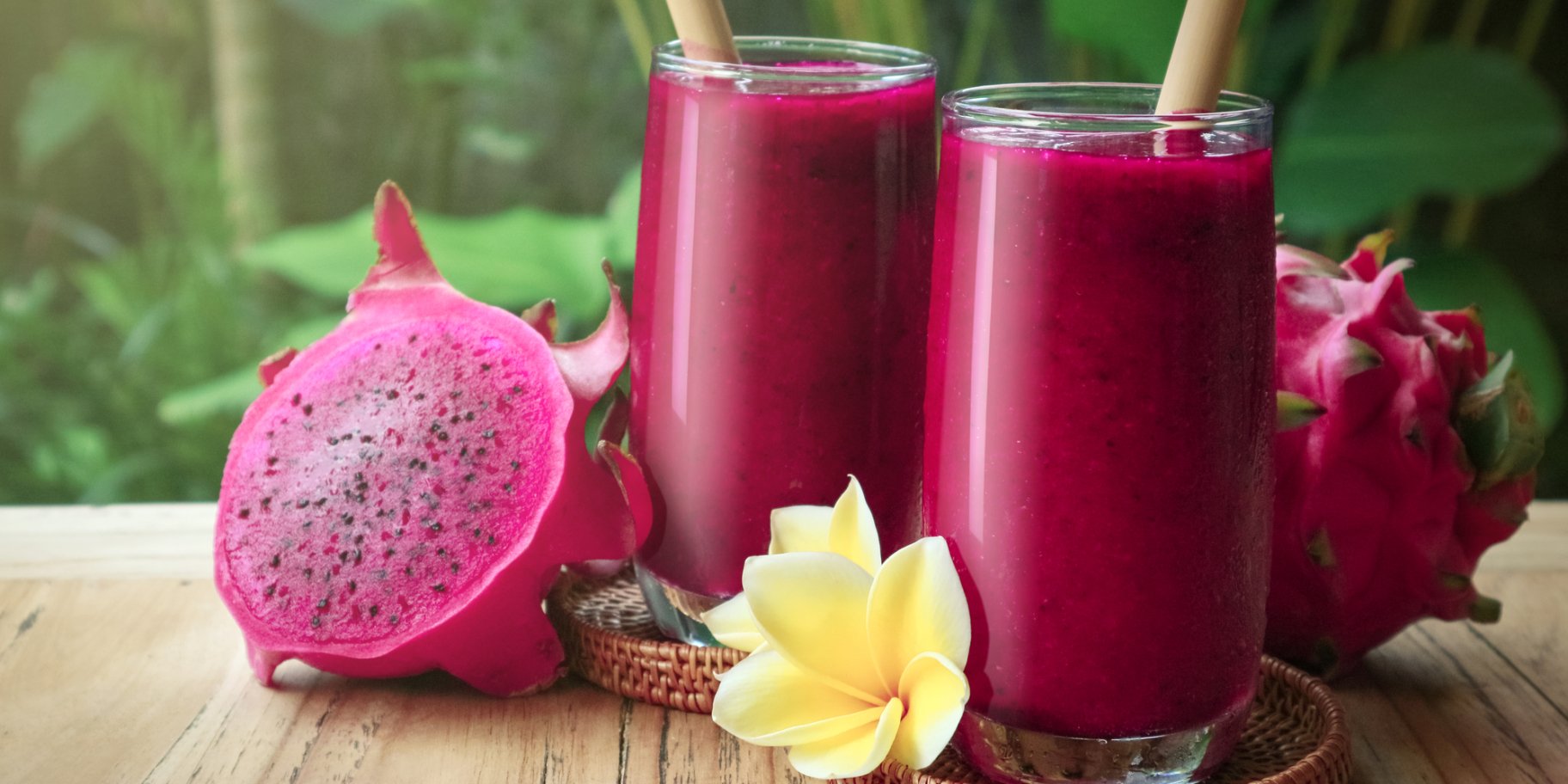 Смузі з червоної пітахаї