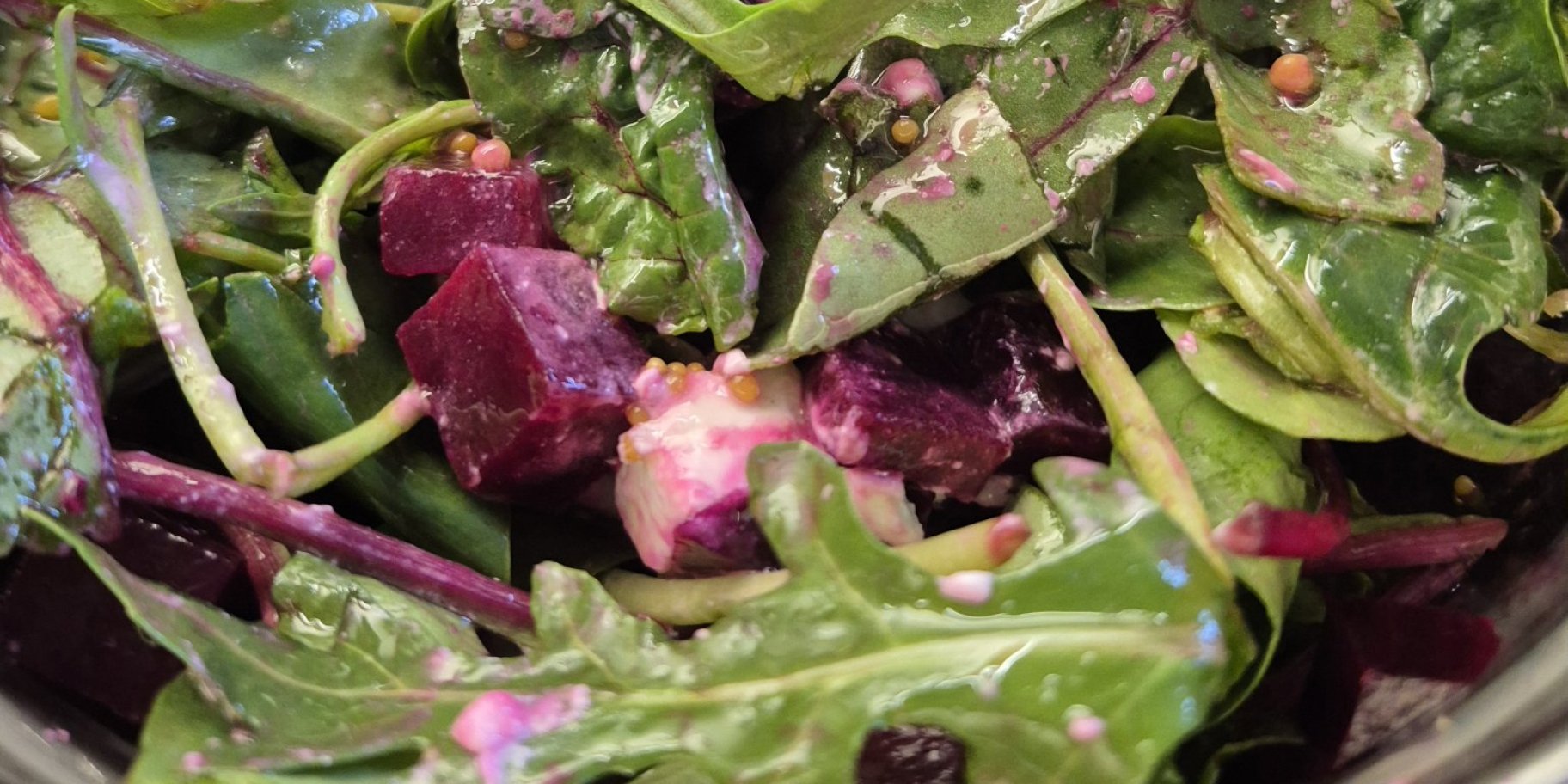 Салат з буряка з пікантною заправкою