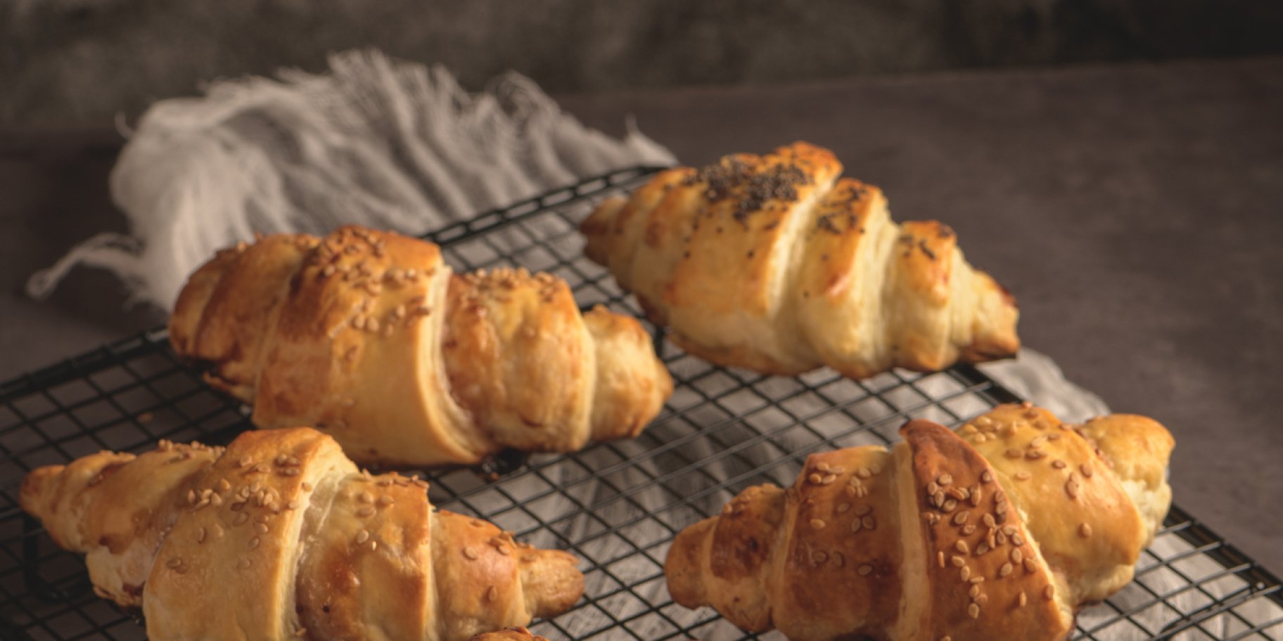 Рогалики з цибулею