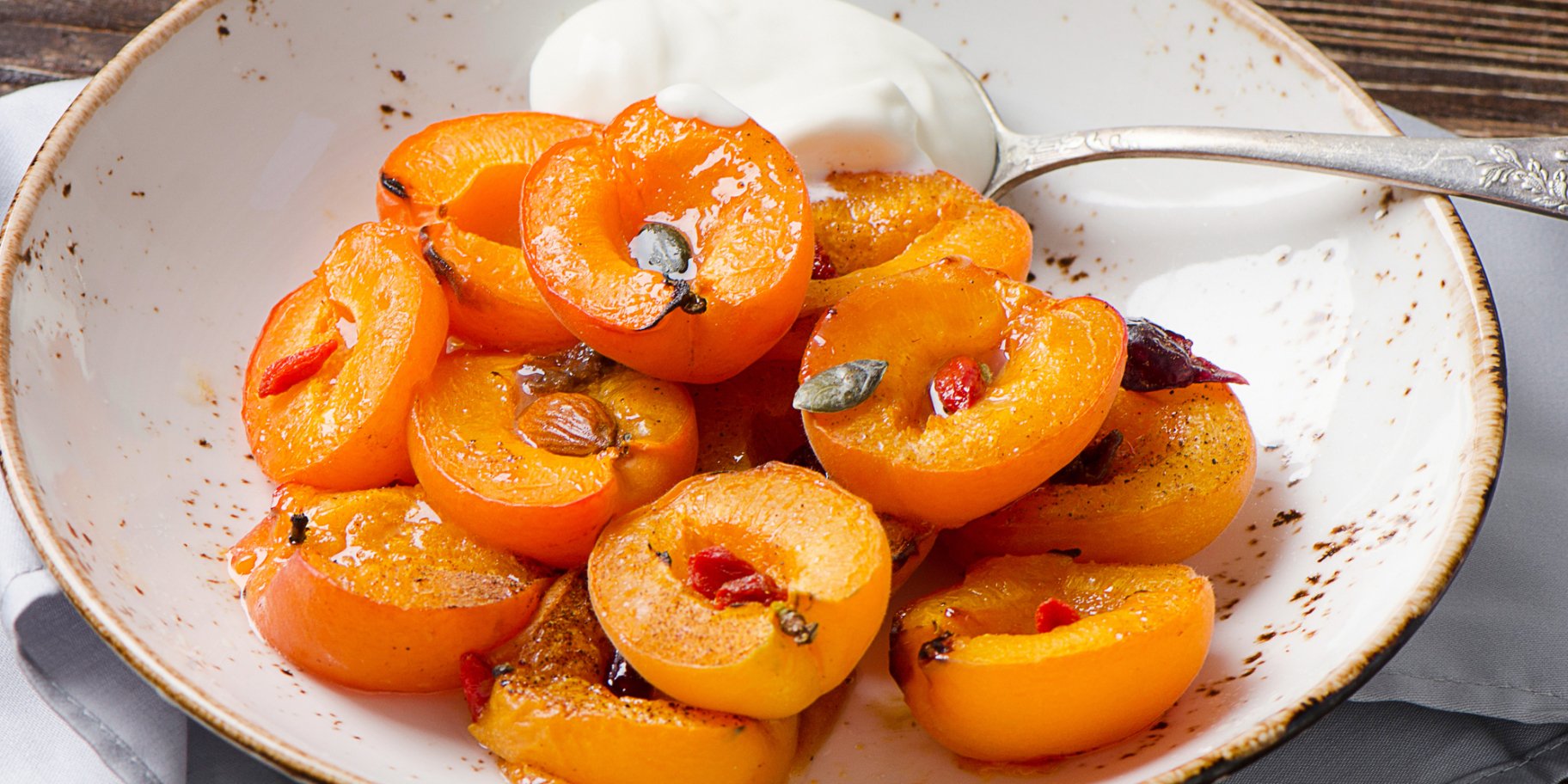 запечені абрикоси