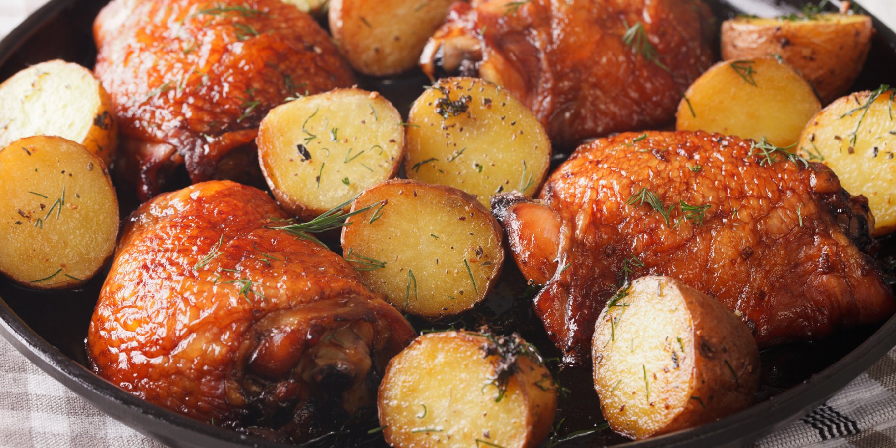 курка запечена з картоплею