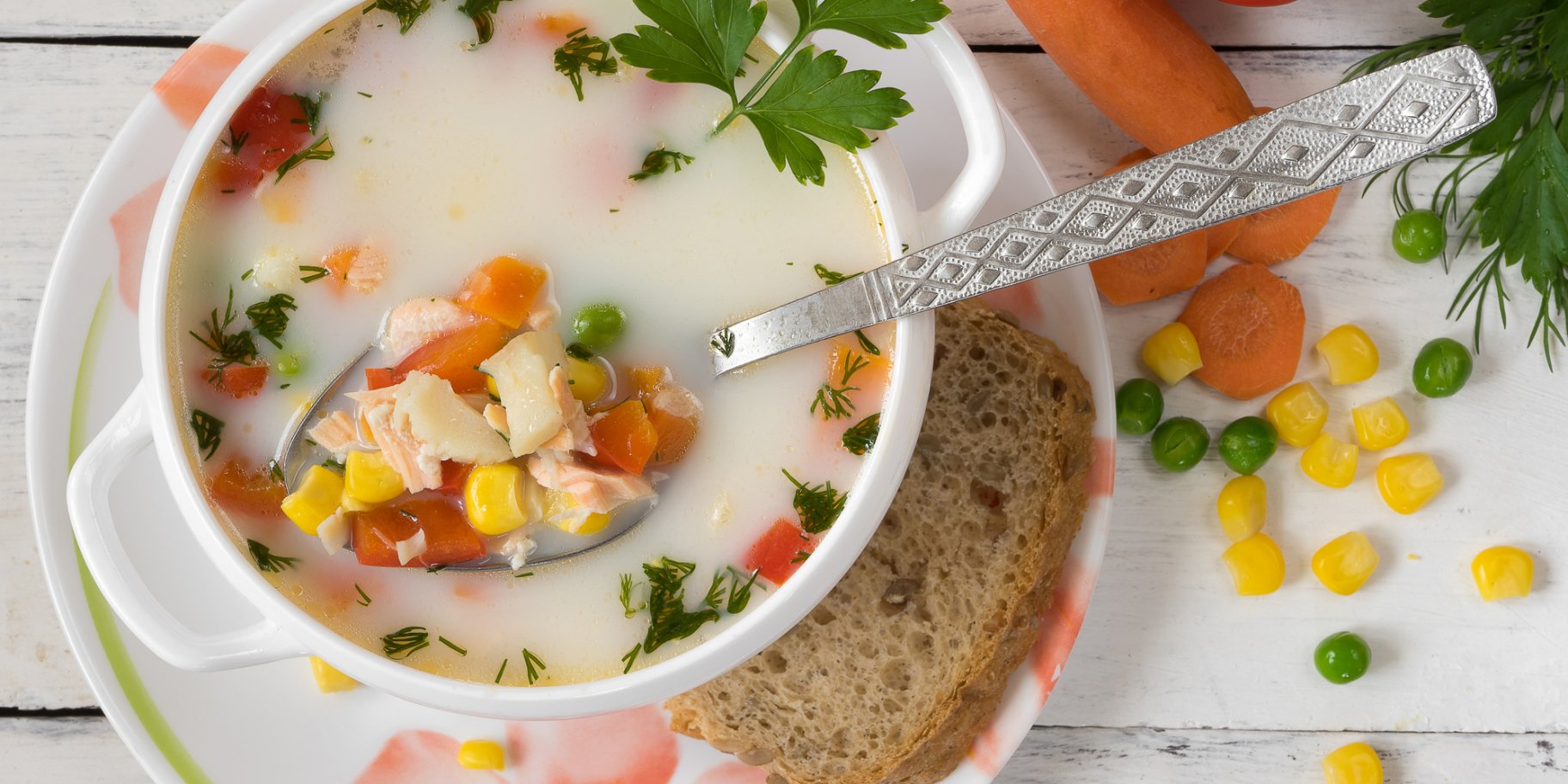 Рибний суп з кукурудзою