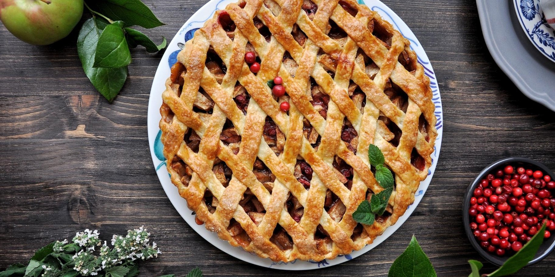 Яблочный пирог с клюквой