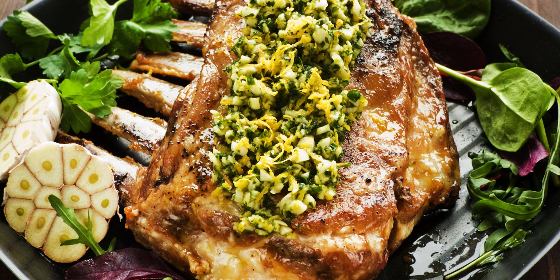 Свиные ребрышки со шпинатом