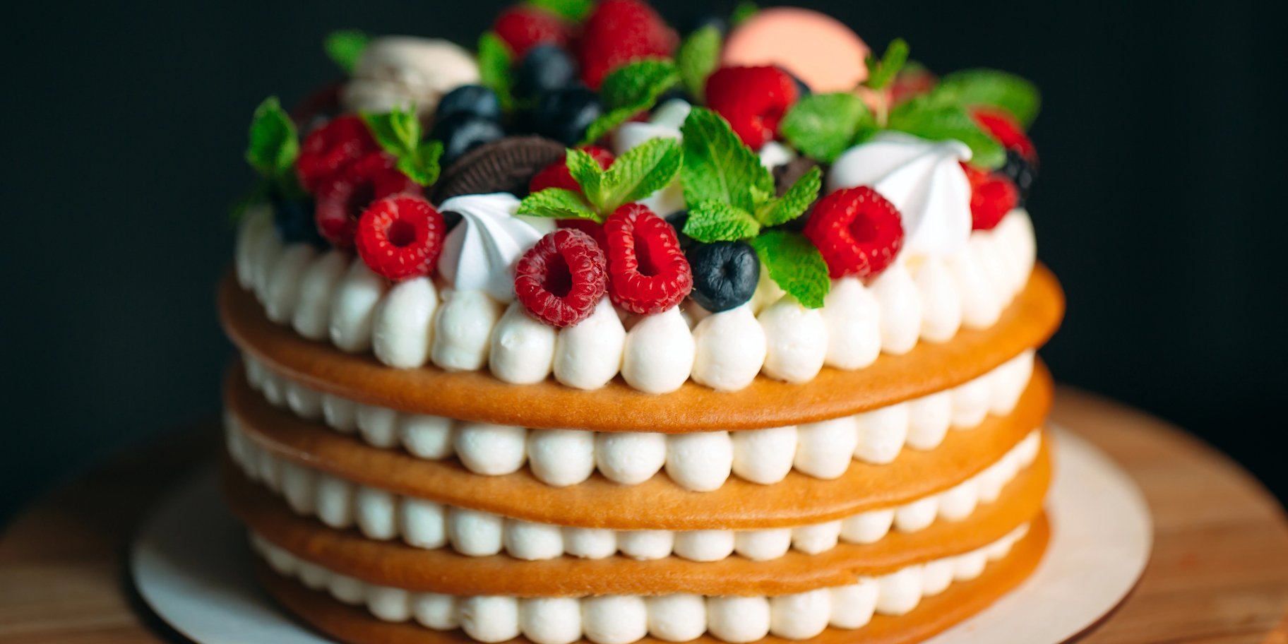 Торт з малиною