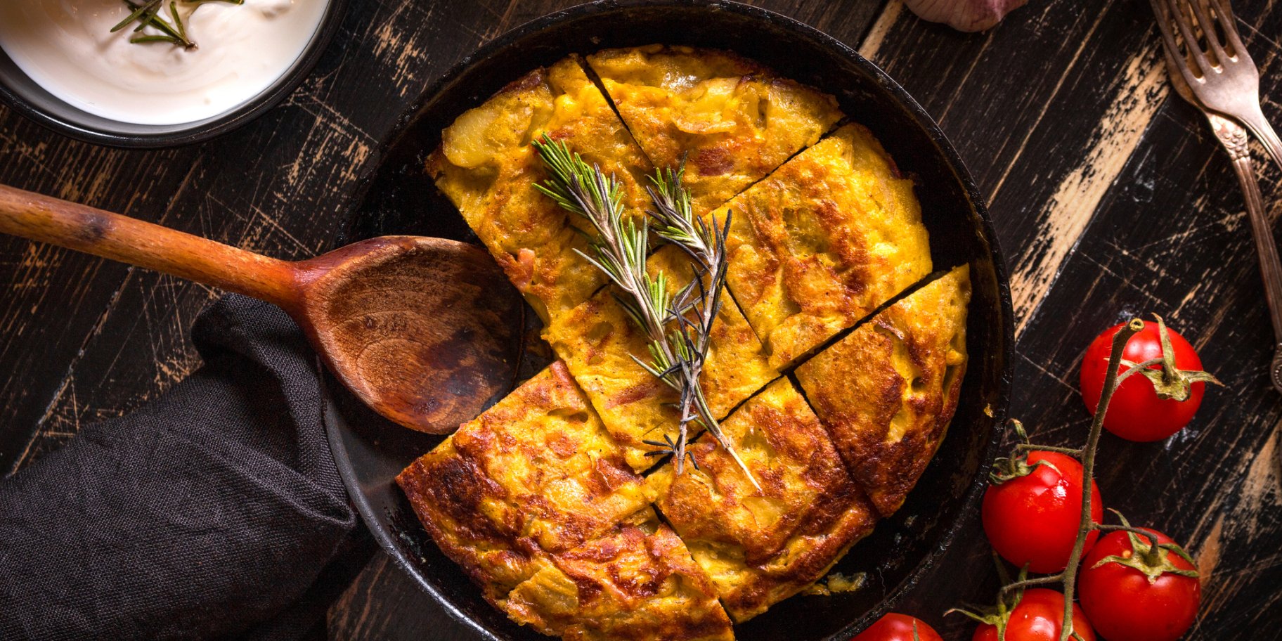 Картопля з м’ясом на сковороді