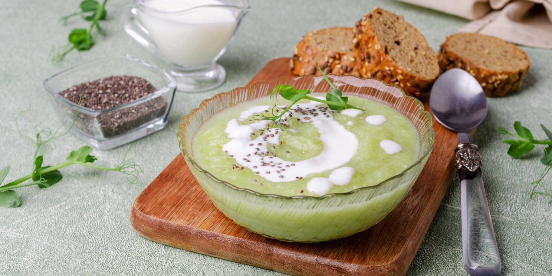 Суп-пюре з авокадо і огірка