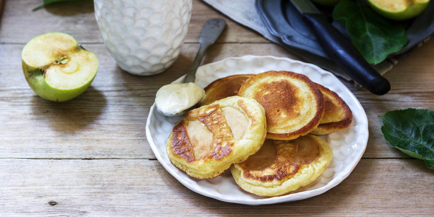 Оладьи с яблоками и грушами
